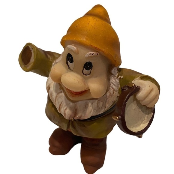 Snow White and the Seven Dwarfs Figurines. Can be used as Cake Toppers - Picture 12 of 14